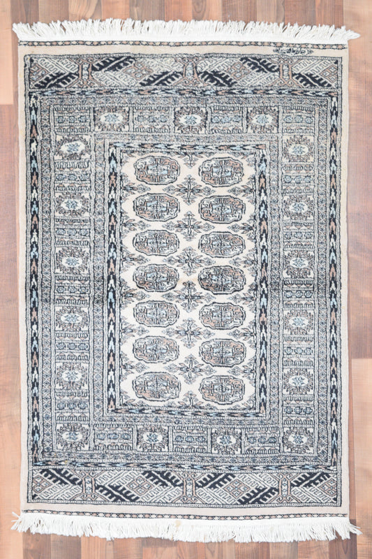 Fine Rug Collection Hand Knotted Oriental Rug Boukara 5'2x5'1